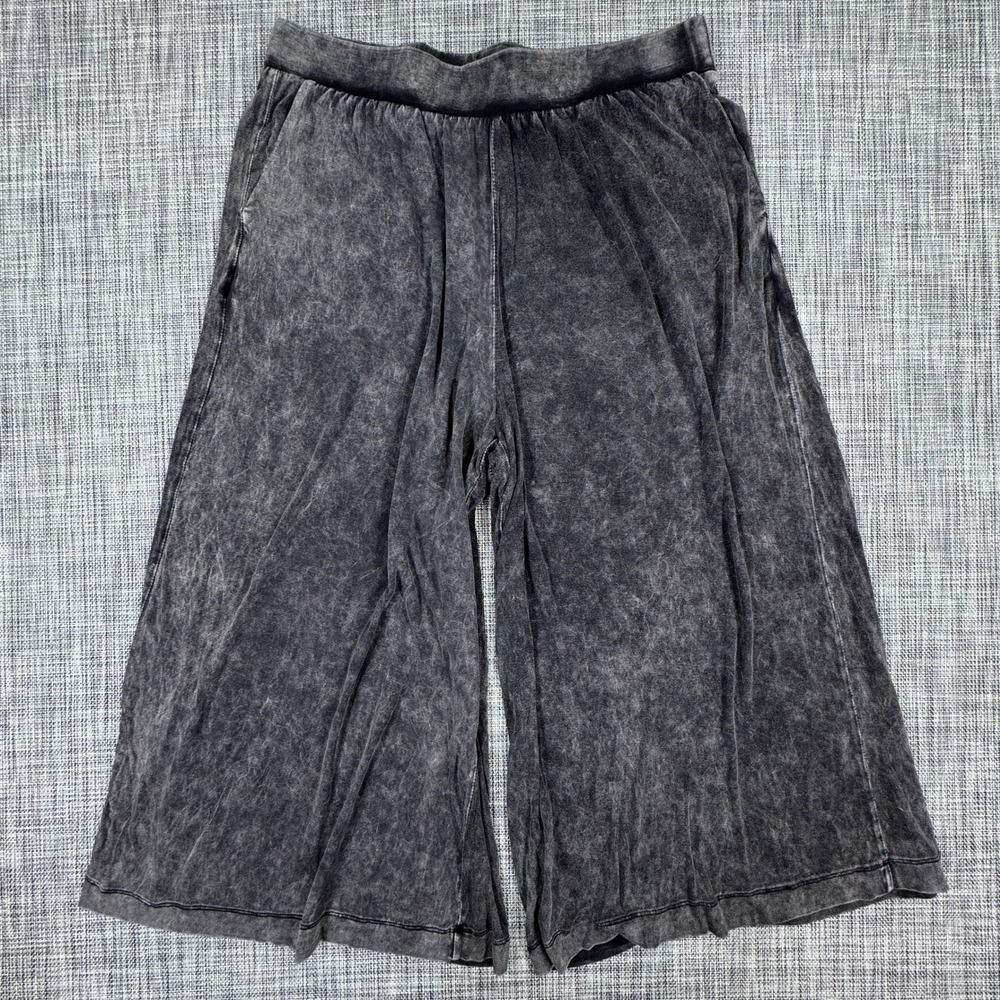 Torrid Women's Mineral Wash Wide Leg Culotte Pants Black Cropped Plus Size 0 Y2K